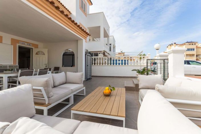 Image No.26-3 Bed Townhouse for sale