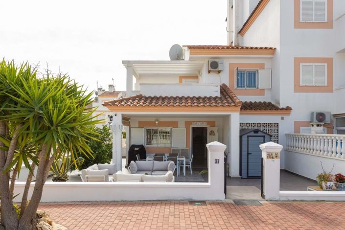 Image No.31-3 Bed Townhouse for sale