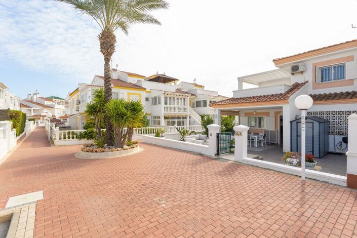 Image No.32-3 Bed Townhouse for sale