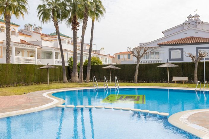 Image No.35-3 Bed Townhouse for sale