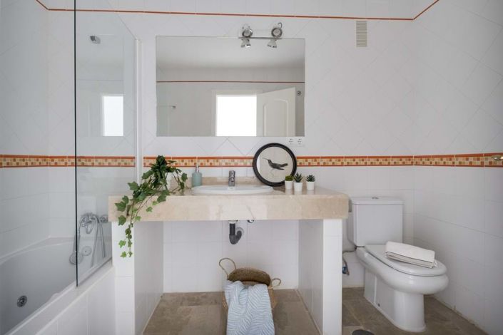 Image No.27-2 Bed Apartment for sale