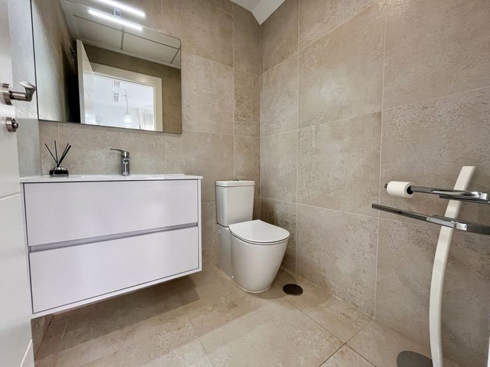 Image No.16-3 Bed Townhouse for sale