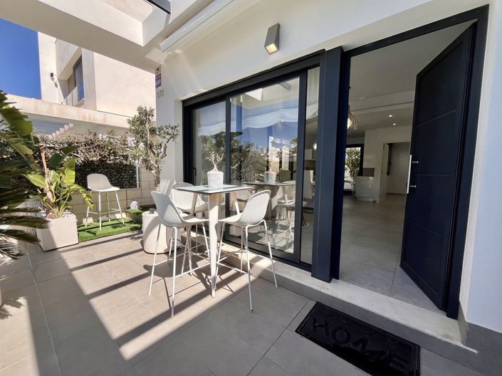 Image No.18-3 Bed Townhouse for sale