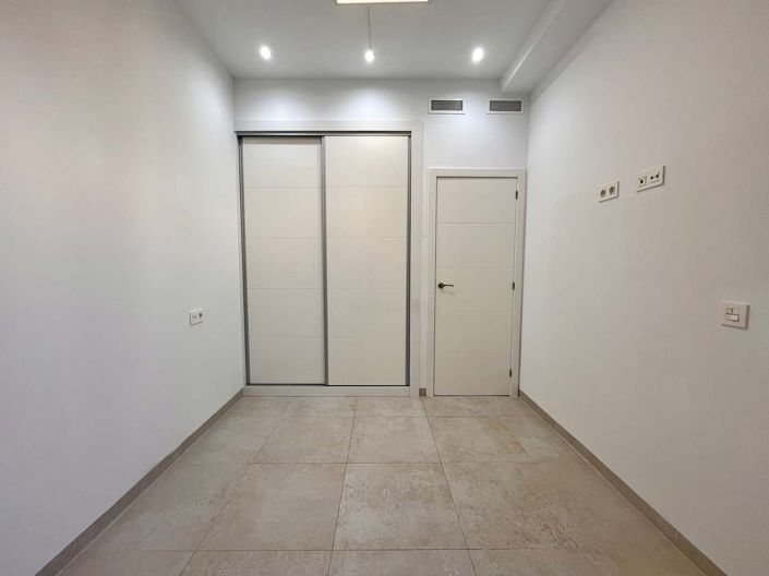 Image No.25-3 Bed Townhouse for sale