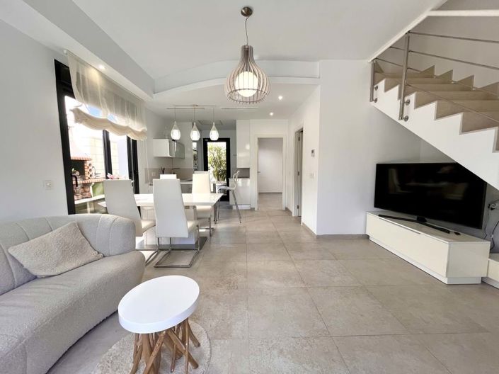 Image No.5-3 Bed Townhouse for sale