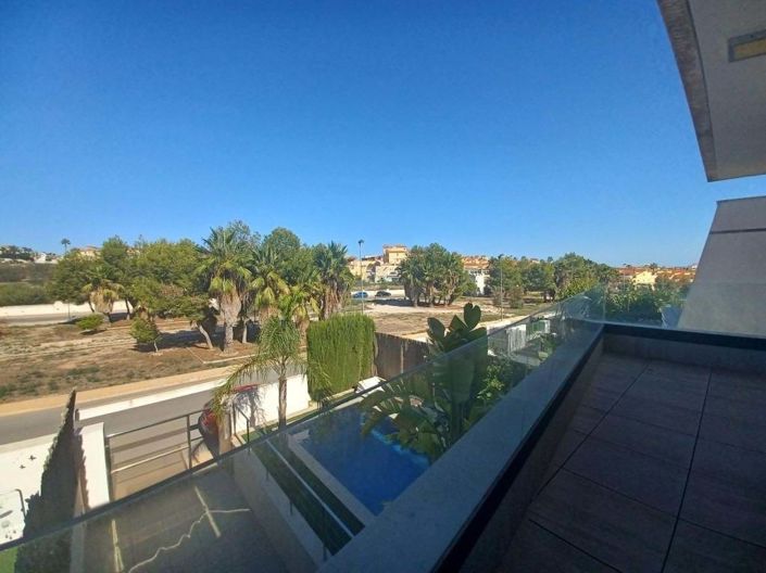 Image No.25-3 Bed Villa for sale