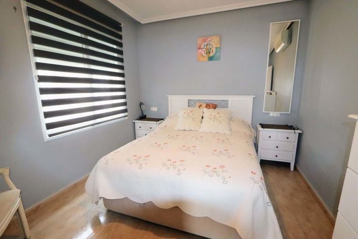 Image No.14-3 Bed Townhouse for sale