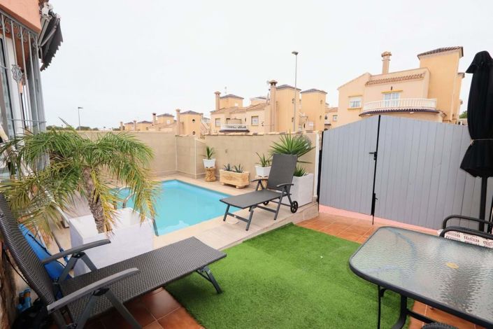 Image No.23-3 Bed Townhouse for sale