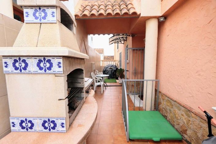 Image No.31-3 Bed Townhouse for sale