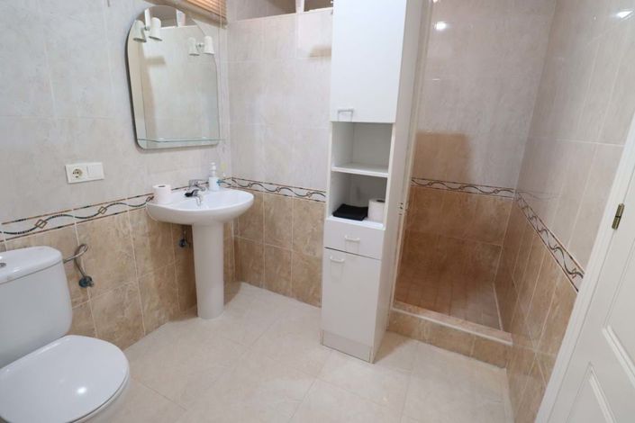 Image No.16-3 Bed Semi-Detached for sale