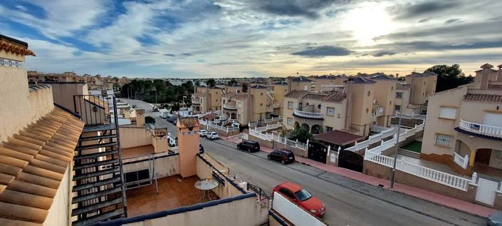 Image No.12-3 Bed Townhouse for sale