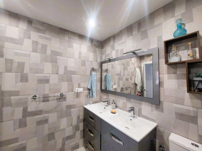 Image No.10-3 Bed Property for sale