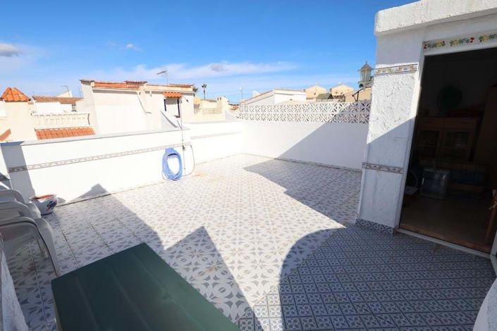 Image No.19-2 Bed Townhouse for sale