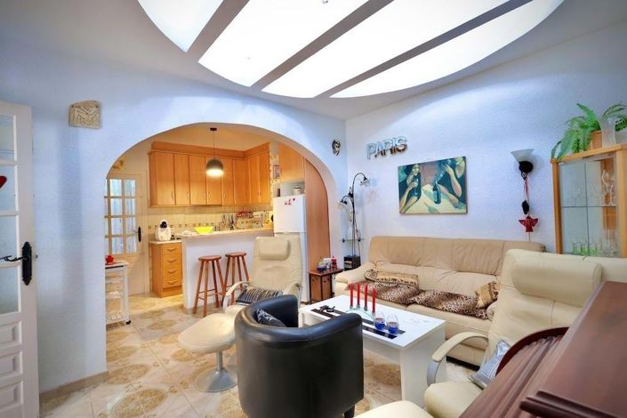 Image No.2-2 Bed Townhouse for sale