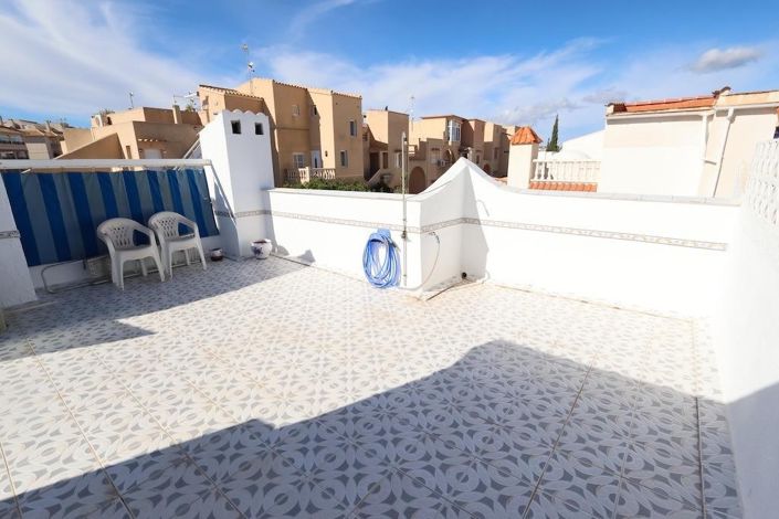 Image No.20-2 Bed Townhouse for sale