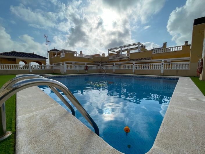 Image No.1-2 Bed Townhouse for sale