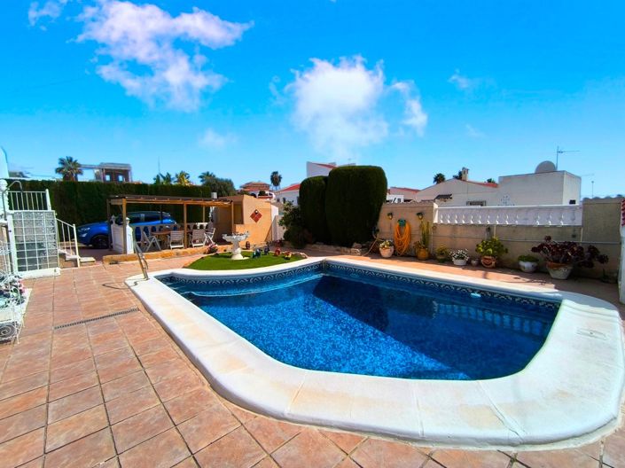 Image No.2-3 Bed Villa for sale