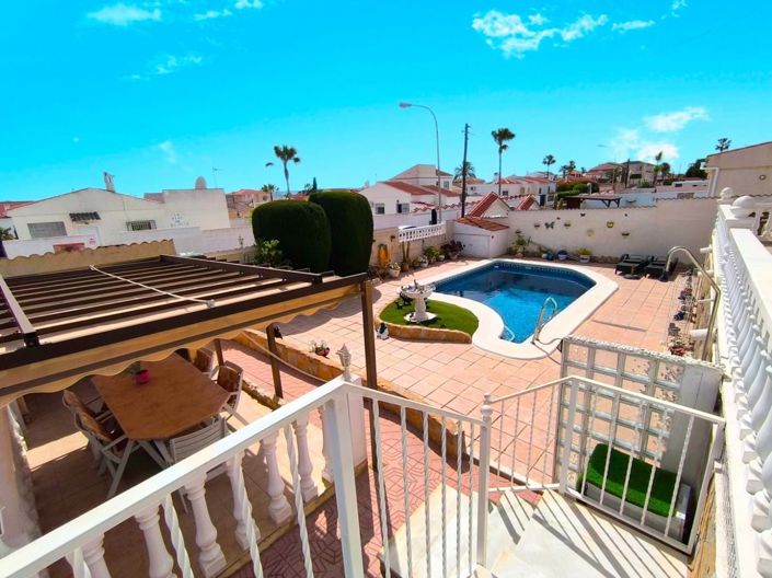 Image No.3-3 Bed Villa for sale