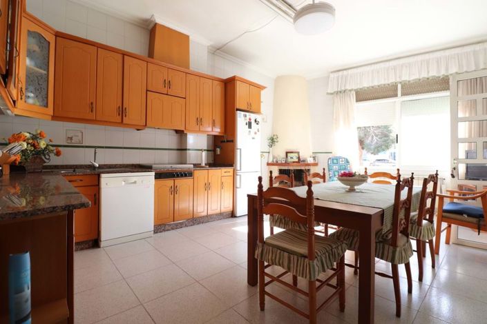 Image No.9-3 Bed Apartment for sale