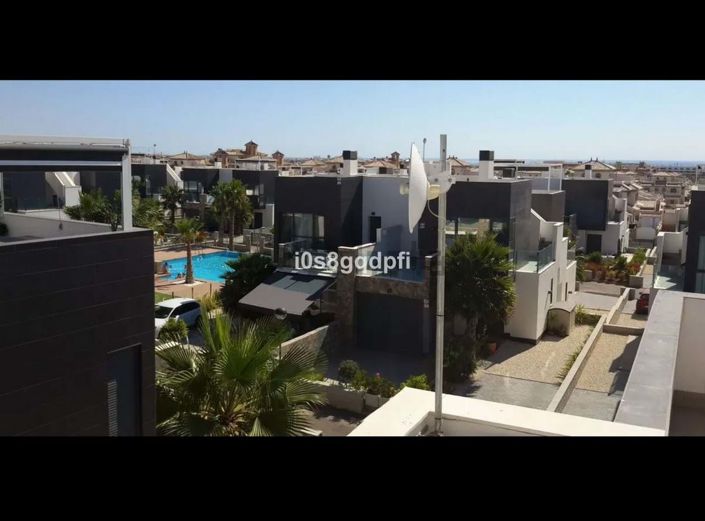 Image No.10-3 Bed Villa for sale