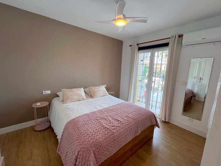 Image No.10-3 Bed Villa for sale