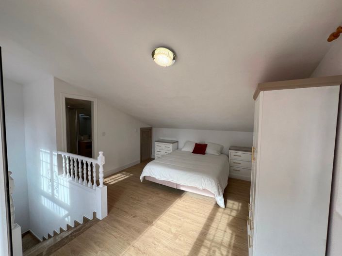 Image No.12-3 Bed Villa for sale