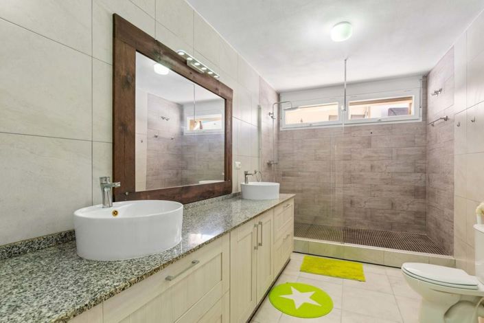 Image No.31-5 Bed Villa for sale