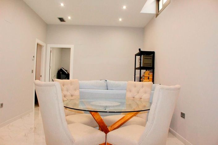 Image No.10-4 Bed Villa for sale