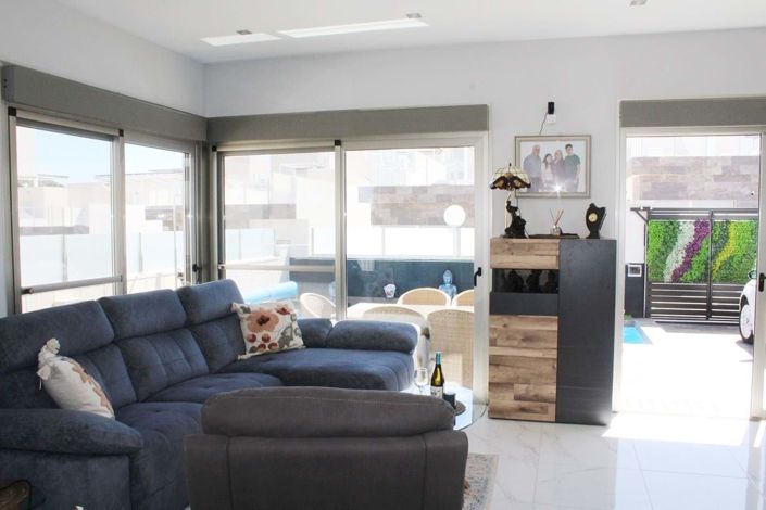 Image No.4-4 Bed Villa for sale