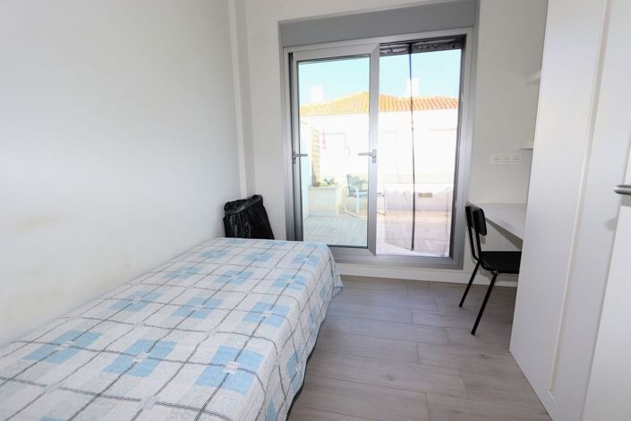 Image No.24-3 Bed Semi-Detached for sale