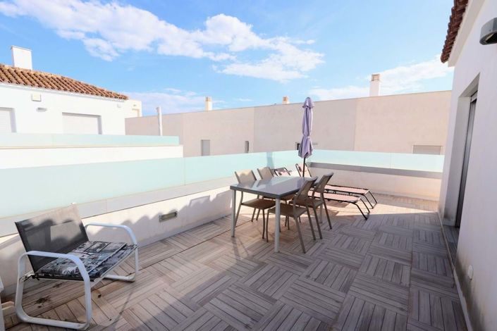 Image No.26-3 Bed Semi-Detached for sale