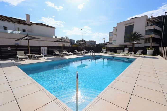 Image No.36-3 Bed Semi-Detached for sale