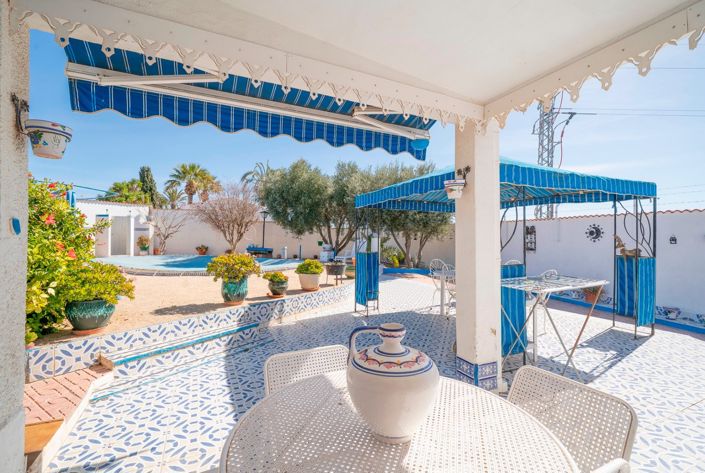 Image No.1-4 Bed Villa for sale