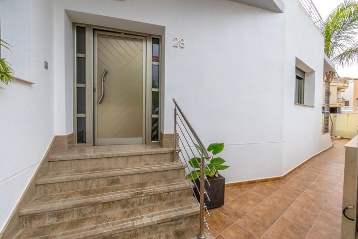 Image No.28-4 Bed Villa for sale