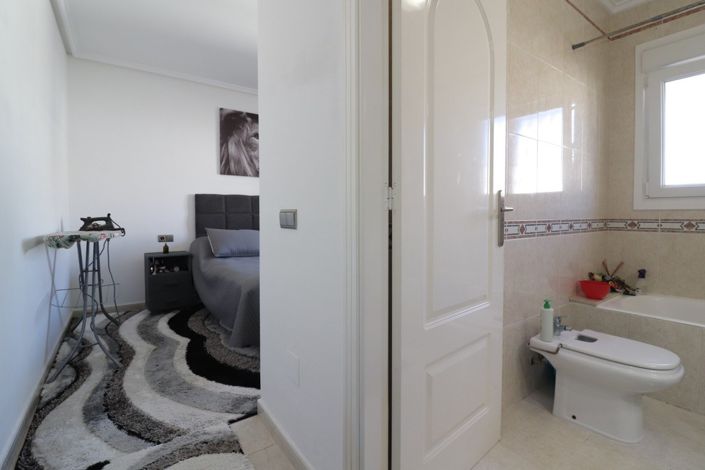 Image No.14-3 Bed Villa for sale