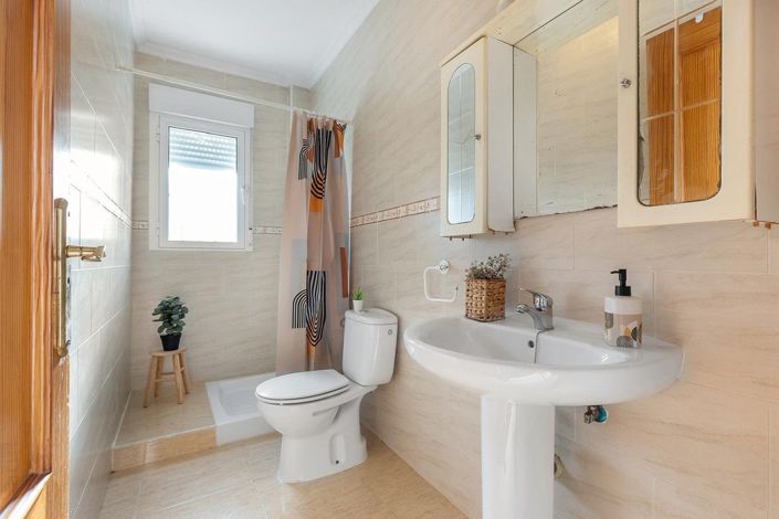 Image No.30-5 Bed Villa for sale