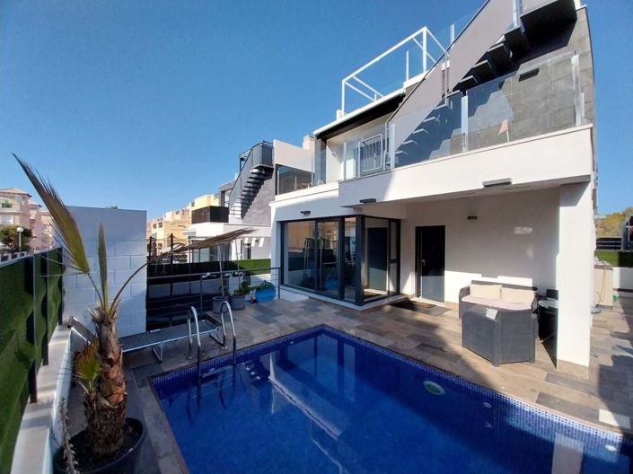 Image No.1-5 Bed Villa for sale