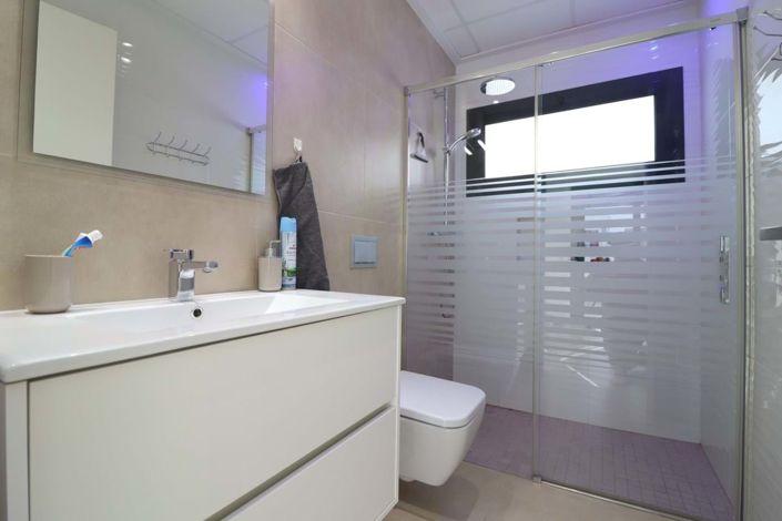 Image No.17-3 Bed Villa for sale