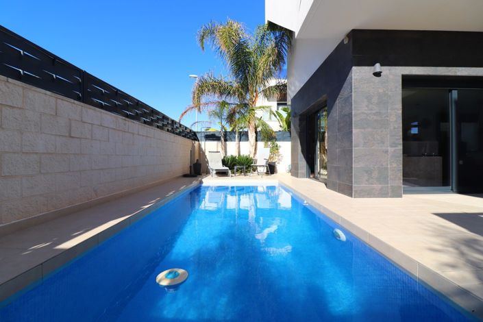 Image No.2-3 Bed Villa for sale