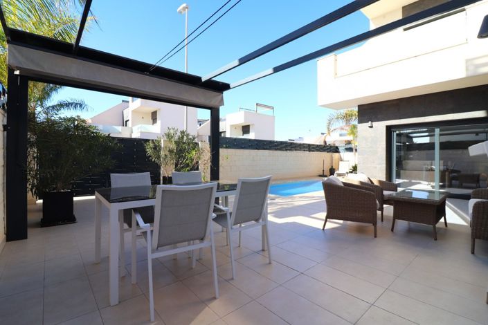 Image No.22-3 Bed Villa for sale