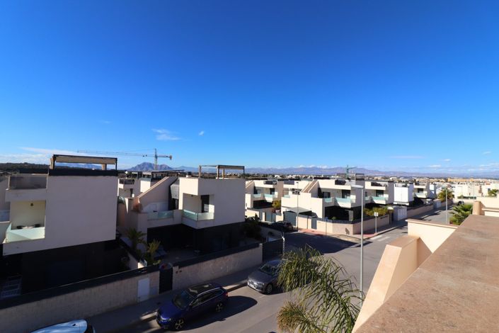 Image No.29-3 Bed Villa for sale