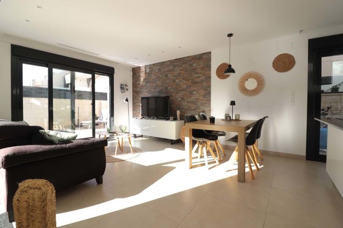 Image No.4-3 Bed Villa for sale