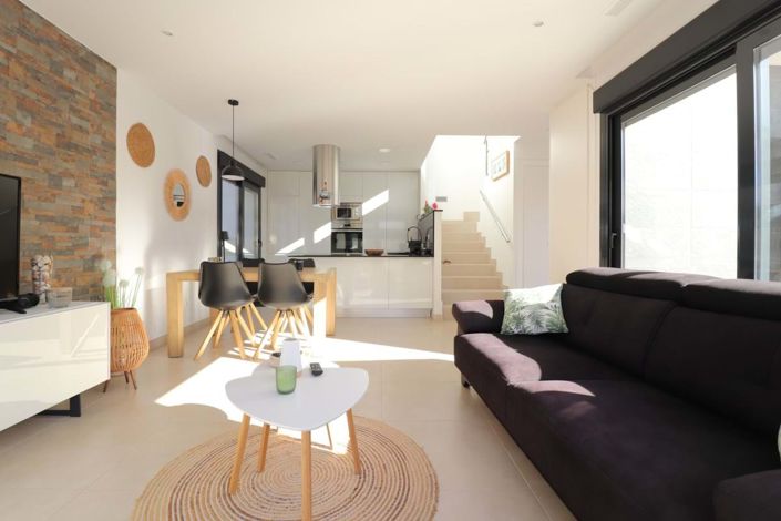 Image No.6-3 Bed Villa for sale