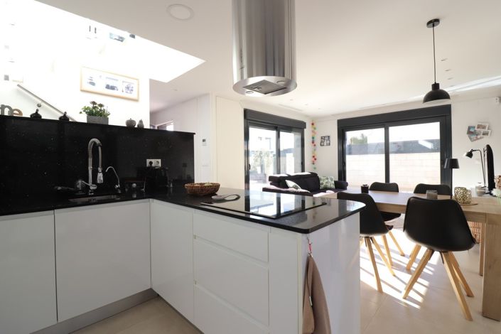 Image No.9-3 Bed Villa for sale