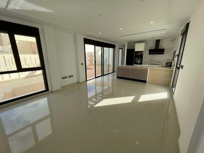 Image No.4-3 Bed Villa for sale