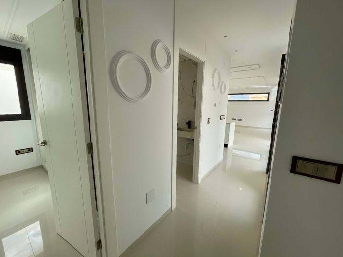 Image No.5-3 Bed Villa for sale