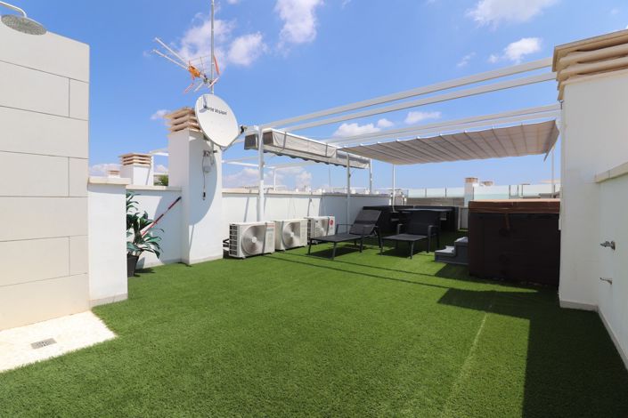 Image No.26-4 Bed Semi-Detached for sale