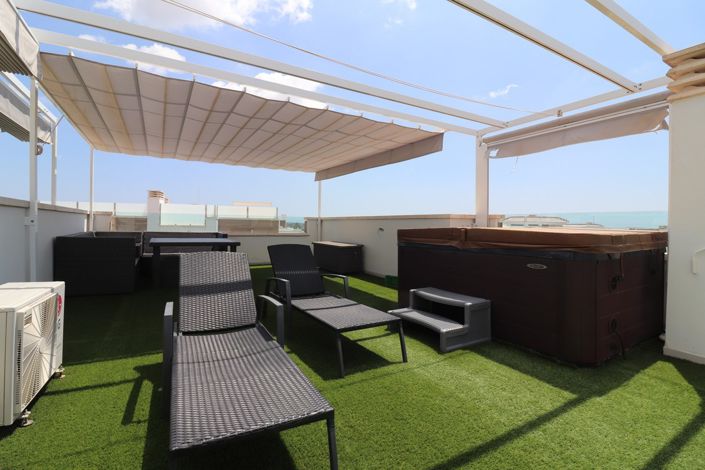 Image No.27-4 Bed Semi-Detached for sale