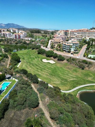 Image No.25-3 Bed Apartment for sale