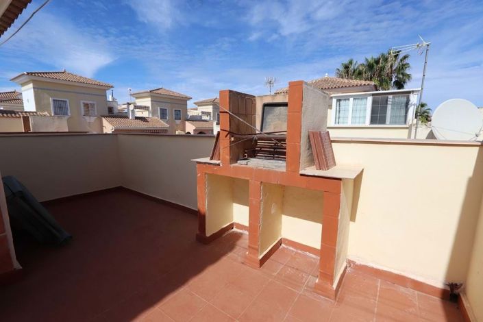 Image No.17-3 Bed Townhouse for sale